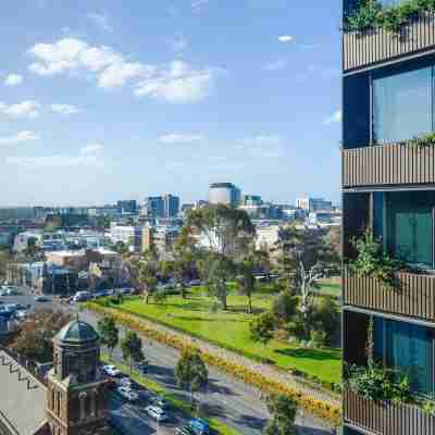 ParkSide 3B Flagstaff Gardens | FreeParking | Pool Hotel Exterior