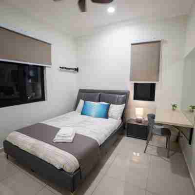 Loh Residence@Pinjistation (8pax 4br) Rooms