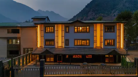 The Vale Lodge Pahalgam Отели в г. Anantnag