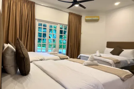 25P Muji | Black & White Kajang Villa with 100" TV