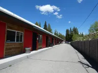 Yellowstone Motel - Only adults. All rooms have kitchens! - Airport Shuttle