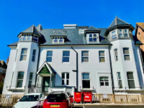 Beautifully Modern 1-Bed Apt w/ Free Gym & Parking