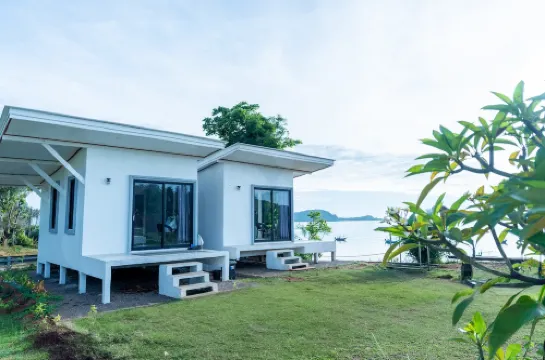 Room in front of Sunset Beach