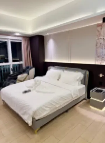 Canal View Luxury Stay/Massage Chair + Office Desk Hotels near Enderun Colleges