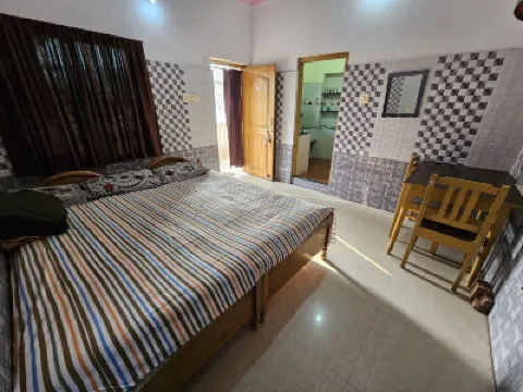 Jolly Homes - 400 Mtrs from ISKCON Hotels near Puri Beach