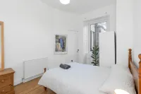 Leith Walk 2BR Apartment | Pool Table | City Tram - Condos