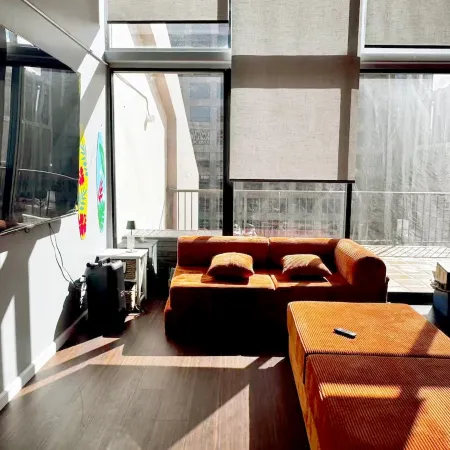 Penthouse with parking Close to HPU Huge Terrace  One and half Bath up to 15person