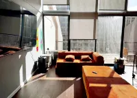 Penthouse with parking Close to HPU Huge Terrace  One and half Bath up to 15person - Hot Springs