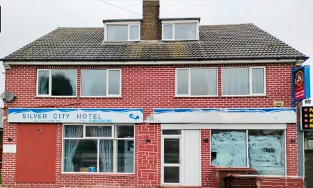 OYO The Silver City Hotel Отели в г. Thornton Curtis