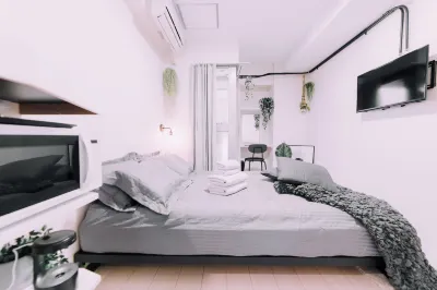 Minimalist Loft 6: Namba Cozy Studio & 24/7 Gym Access 5 日本橋公園周辺のホテル
