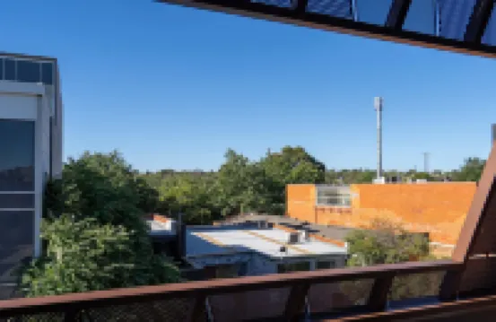 Modern 1BR Apartment with Smart TV and Views