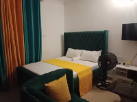 Royal Studio Apartments