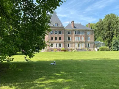 Château d'Elbeuf-en-Bray فنادق في Forges-les-Eaux