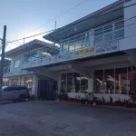 RedDoorz @ Wyns Hotel