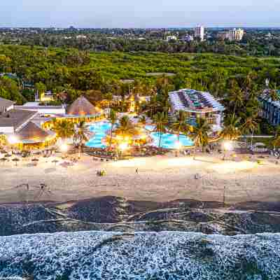 Kombo Oasis Hotel Exterior