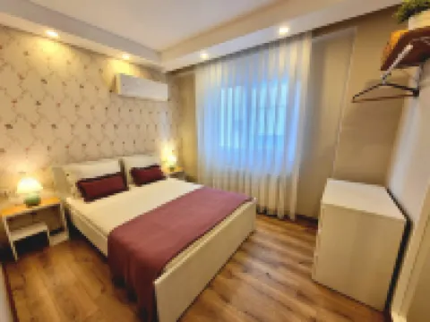 2 Bedroom Cozy Apartment