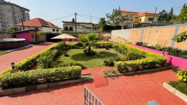 Villa Fatou Sow Hotels in 