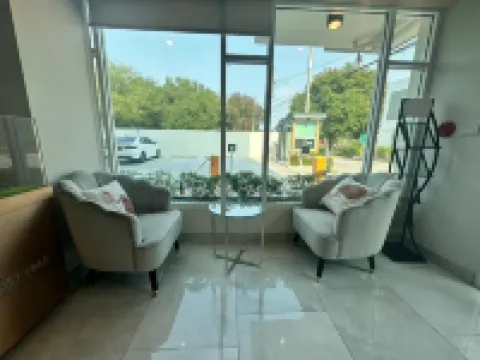 Avalyn Room Plus - East Ville