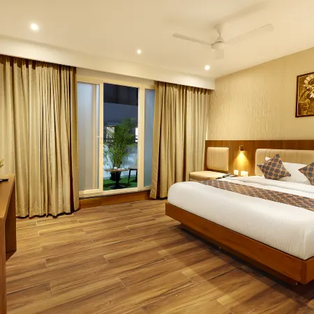Liza Royale Hotel Near chennai Central Railway Station