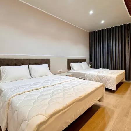 PALM Minh Chau Hotel Отели рядом с достопримечательностью «Bai Tu Long Bay»