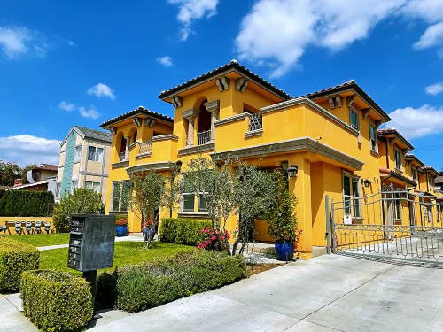 2BR Townhouse w/ 2-Car Garage & Private Terrace - 3-Star