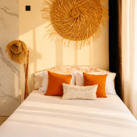 Beach Studio |2 Min Walk |Rooftop Ocean View |AC
