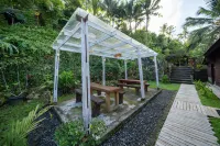 Medukuh Point Hill Sidemen - Lodges