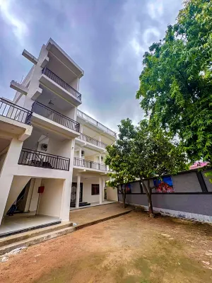 Shree Shagun Palace - Parkplatz