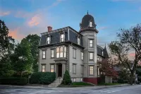The Underwood Hale House - 4-Star