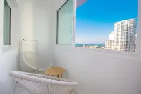 Tangerine Glow, Stylish Beachside 2BR - เปิดใหม่