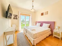 BnB Homes 3-bedroom Townhouse, 2 pools & terraces - New