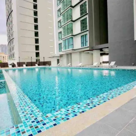 Gurney Seaview 2BR | High Floor | bathtub @ Jazz