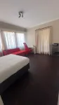 Sparrows Guest House Lambton - parking
