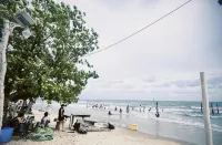 The Mangrove Beach Resort Hoteles en Srae Ambel