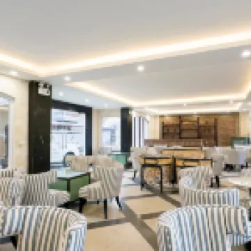 A25 Premium Hotel - 29 Thac Bac