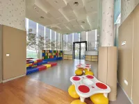 Grand Medini Residence Near Legoland by Stayrene - Parkplatz