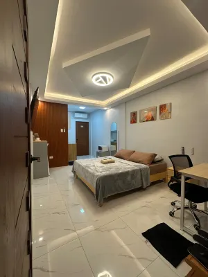 Casa Leveria Unit 2 w/ Patio (Inquire Parking Availability) Our Lady of the Sacred Heart Parish Molino附近的飯店