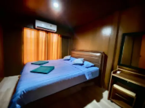 Patcharin Home Stay