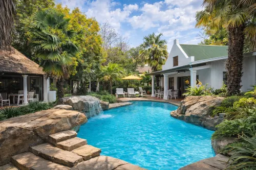 The Link Guest Lodge - Homestays