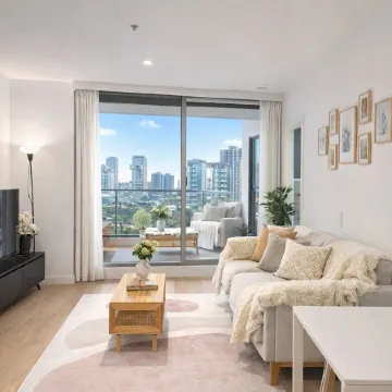 Skyline Bayview Suite