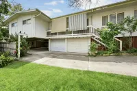 Modern 2BR in Highgate Hill near Brisbane CBD