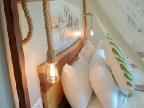 Zambezi Chalet. Game & Canoeing Safaris + Fishing. Hotels in Siavonga