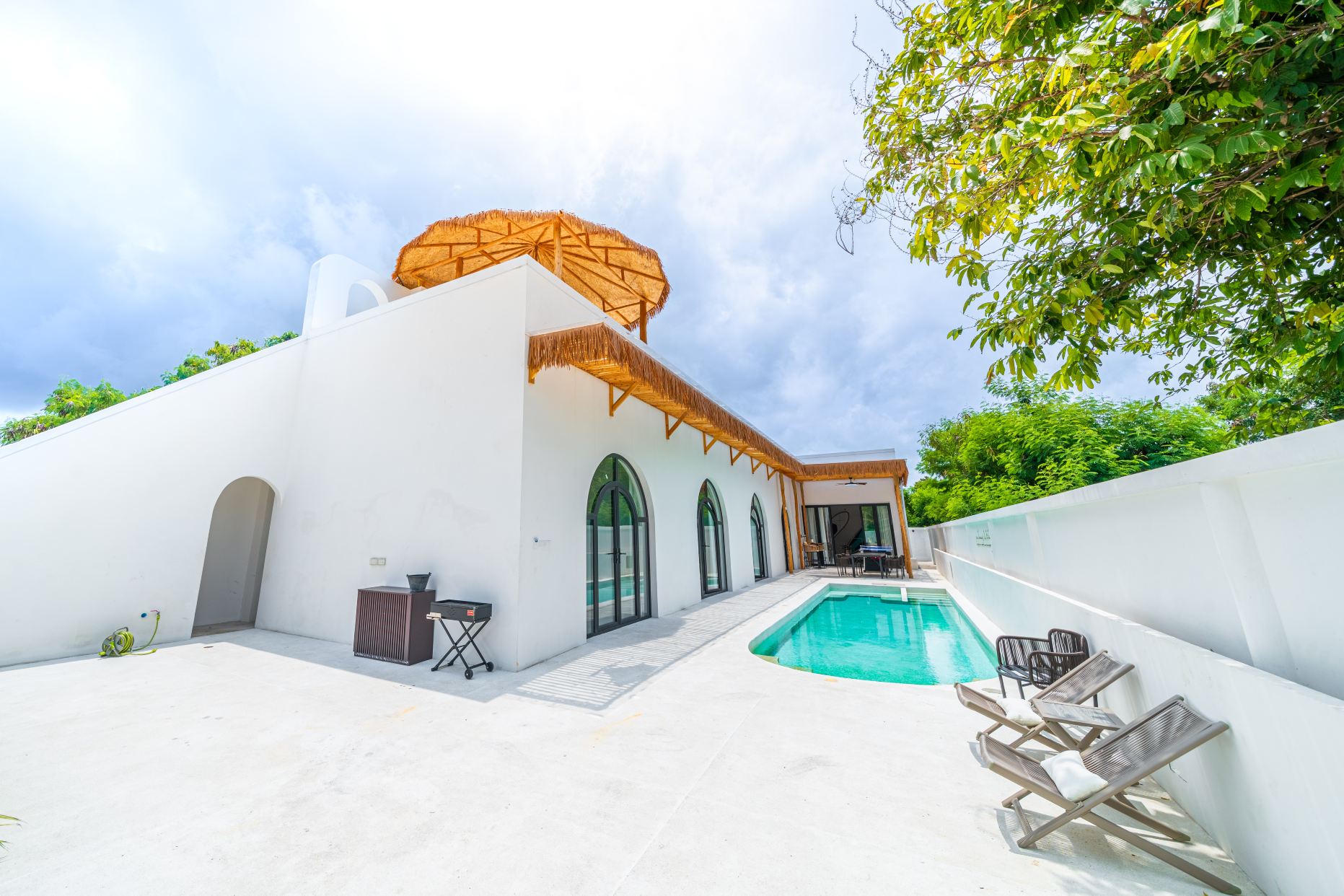 Luxury Four-Bedroom Pool Villa Pattaya