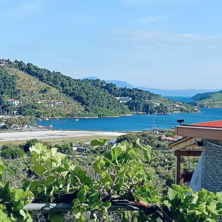 SkyFrame Apartments - Relaxing Island Escape in Skiathos