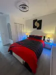 Ensueño Luxury | 2BR • Near Busch Gardens & USF - parkir