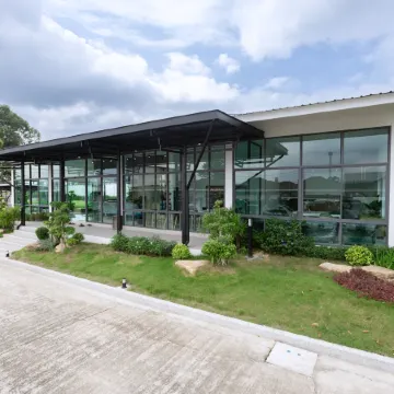 TREE AIRPORT HOTEL