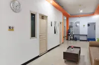 TwoSpaces Living at Nabila Semampir Homestay