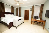 De Chateau Paradise Hotel di 