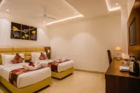 HOTEL TEN SQUARE - 5 Minutes from The Taj Mahal