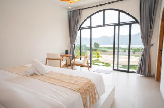 ลาซูรา เซเรไนต์ โรงแรมใกล้ภูเขาไฟบาตูร์